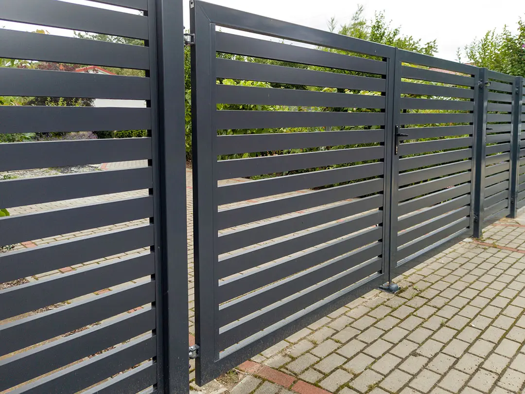 Modern Fencing Designs: A Blend of Style and Practicality